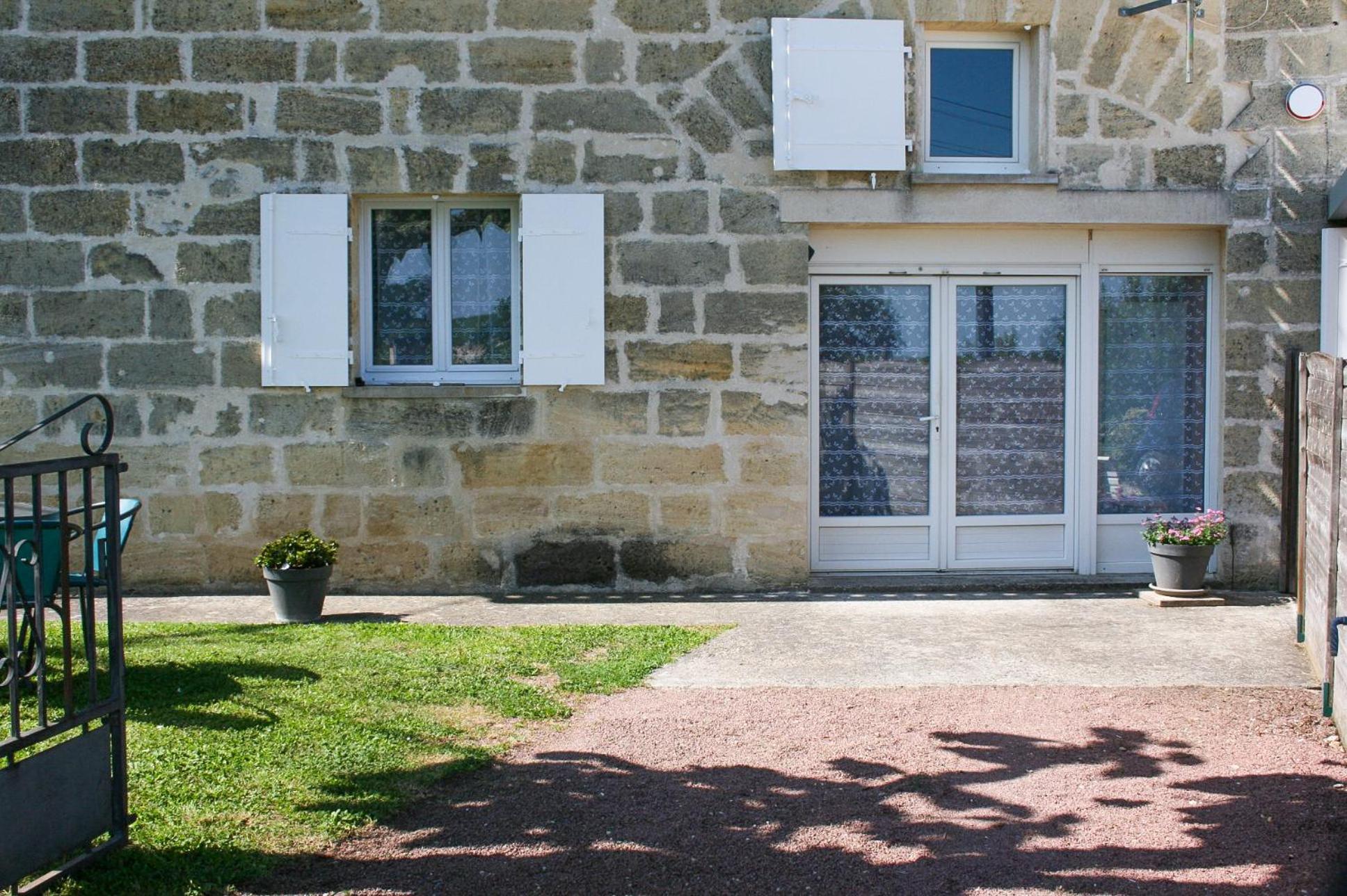 Gite De Catherine Saint-Christophe-des-Bardes Extérieur photo